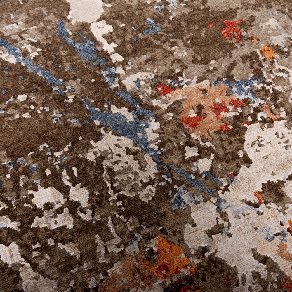 8' x 10' Cut Pile Hand Knotted Rug. Picture 3