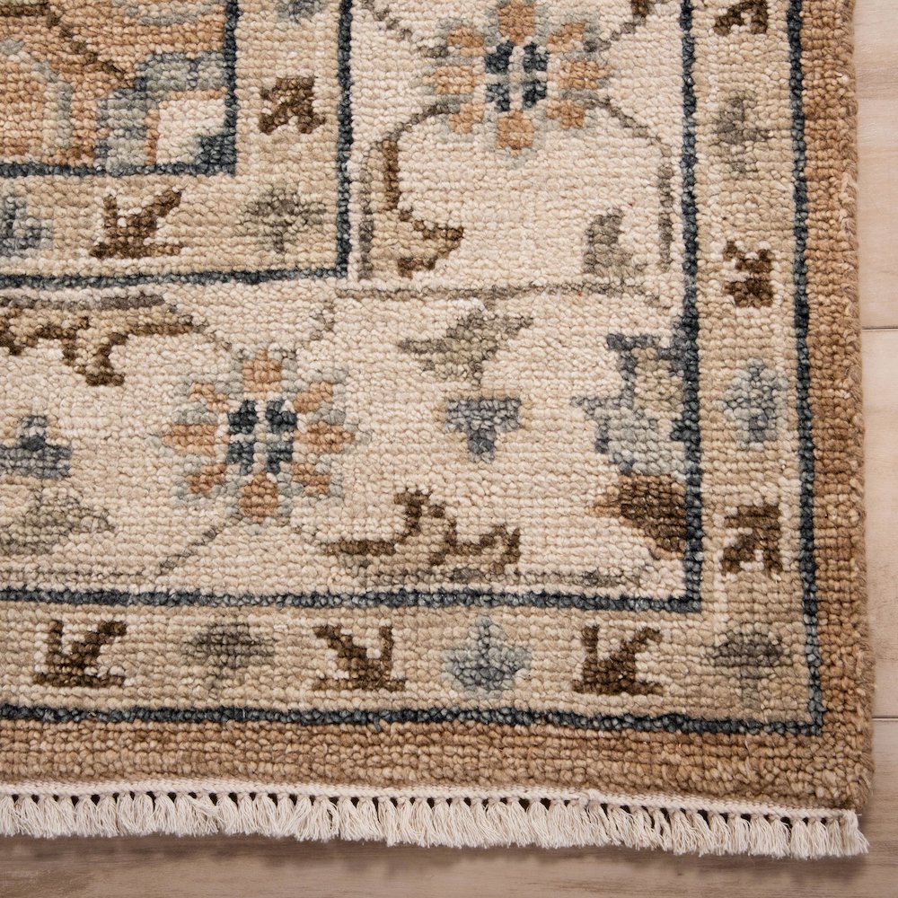 8' x 10' Cut Pile Hand Knotted Rug. Picture 2