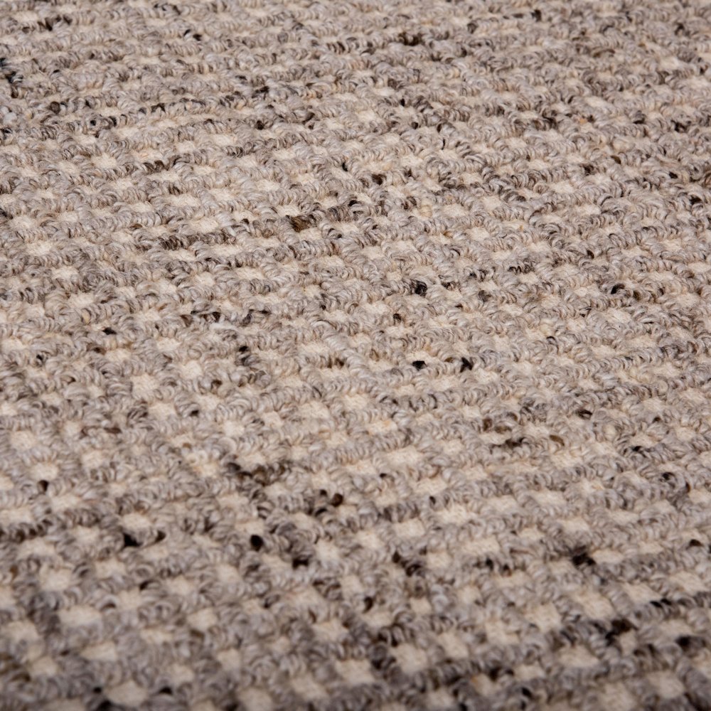 8' x 10' Hand-Tufted Rectangle Rug. Picture 4