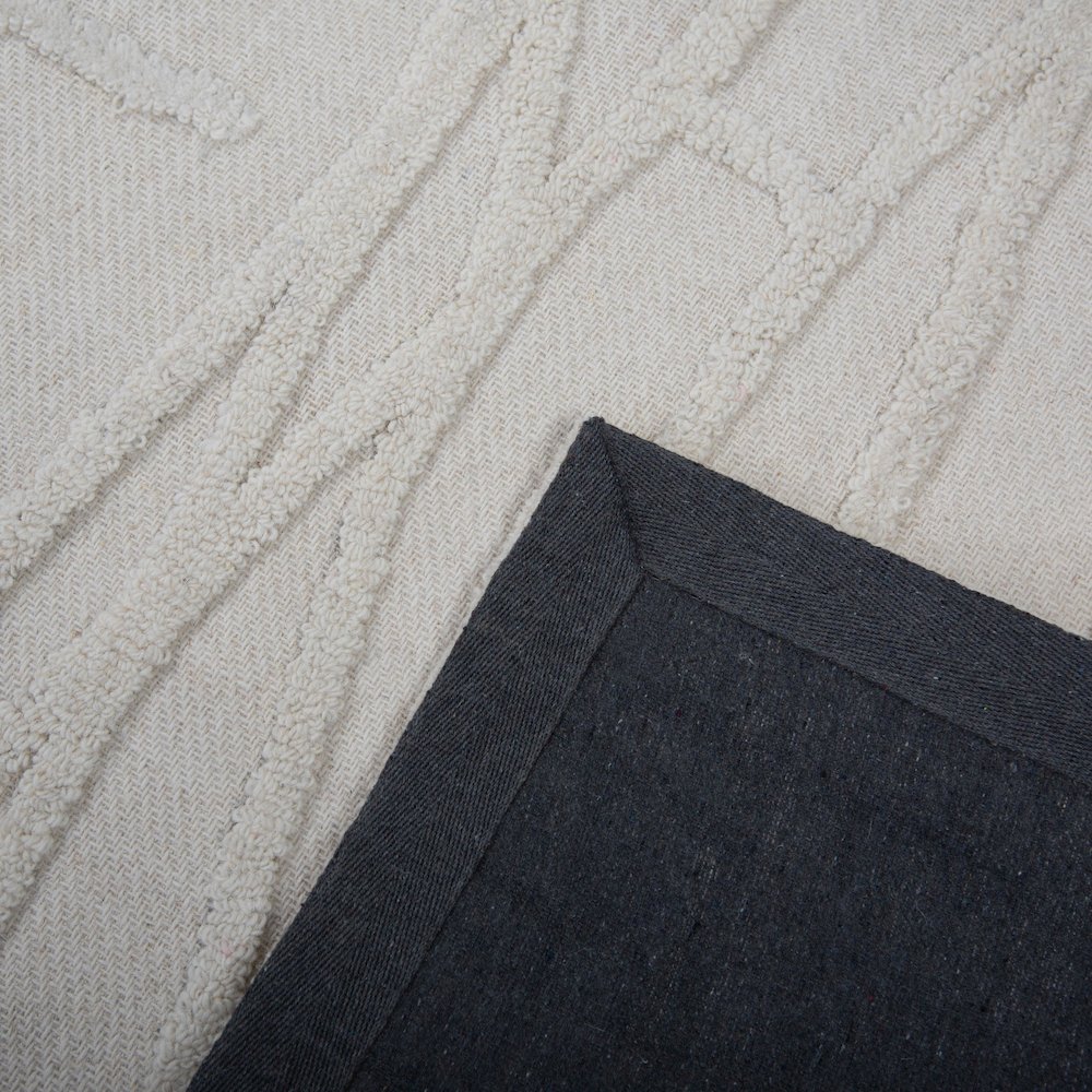 8' x 10' Hand-Tufted Rectangle Rug. Picture 2