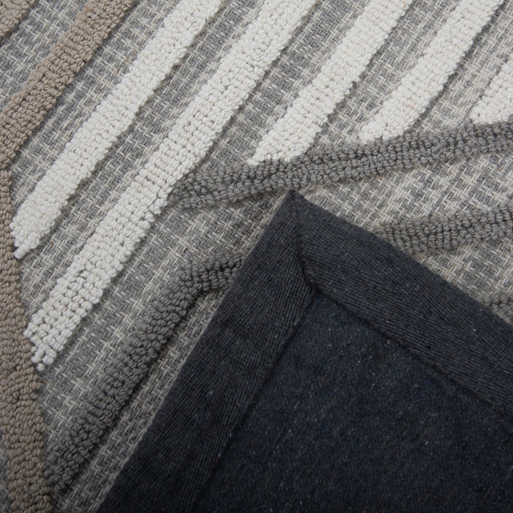 8' x 10' Hand-Tufted Rectangle Rug. Picture 2