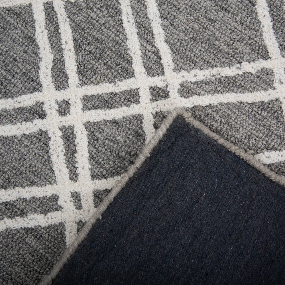8' x 10' Hand-Tufted Rectangle Rug. Picture 2
