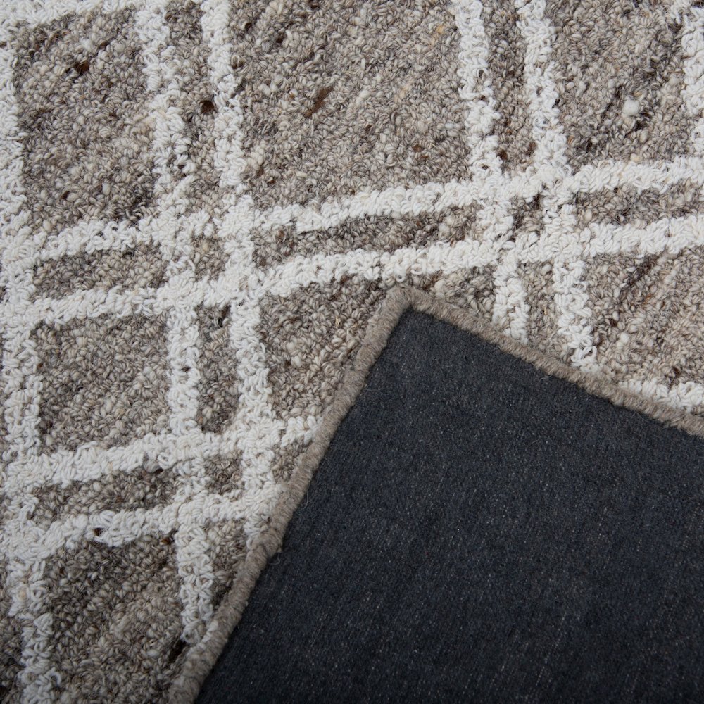 8' x 10' Hand-Tufted Rectangle Rug. Picture 2