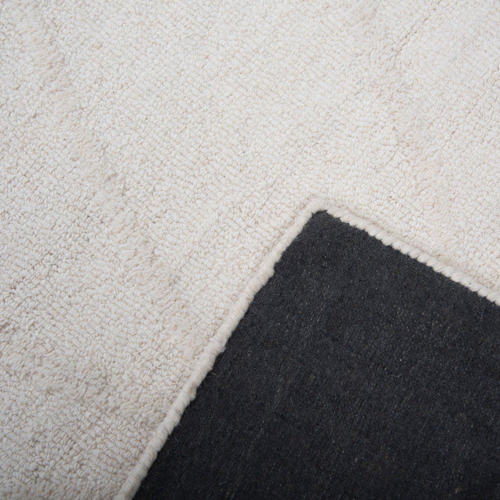 8' x 10' Hand-Tufted Rectangle Rug. Picture 2