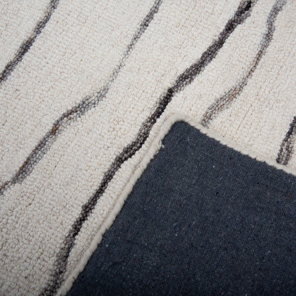 8' x 10' Hand-Tufted Rectangle Rug. Picture 2