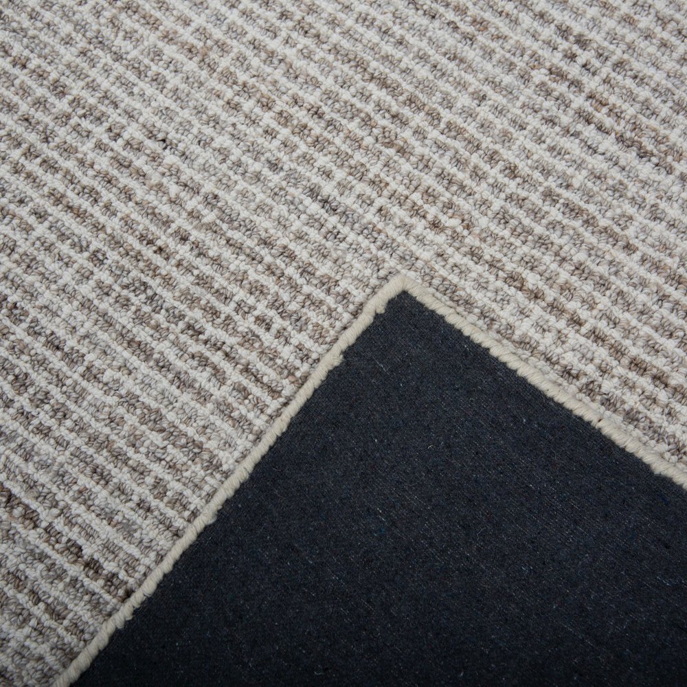 8' x 10' Hand-Tufted Rectangle Rug. Picture 2