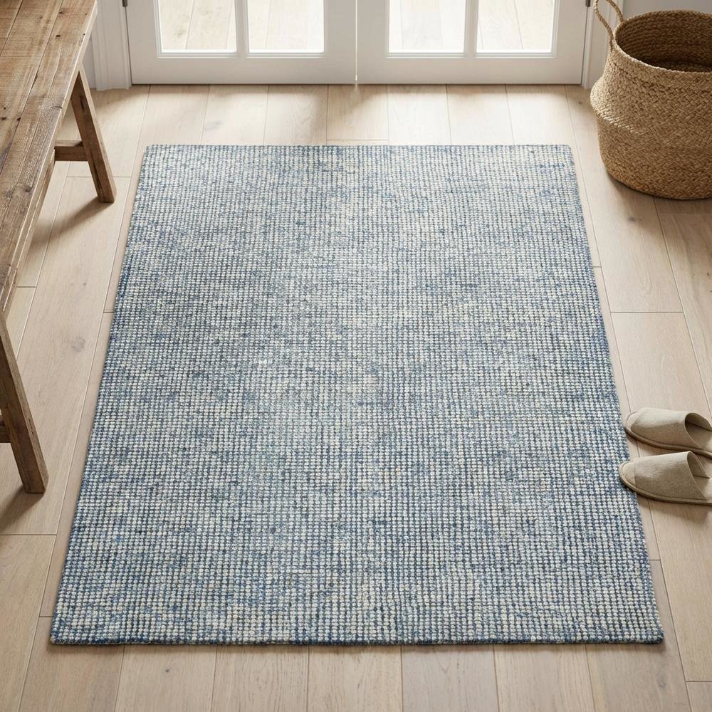 Blue Hand-Tufted Rectangle Rug with Casual Style and Cotton Backing. Picture 2