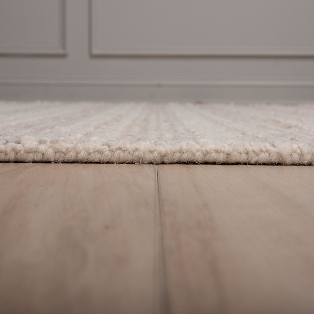 7'9" x 9'9" Cut & Loop Pile Hand Tufted Rug. Picture 4