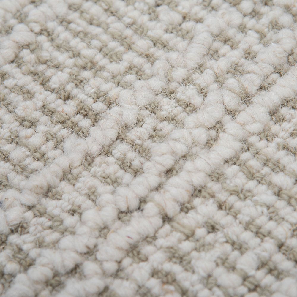 8' x 10' Hand-Tufted Rectangle Rug. Picture 4