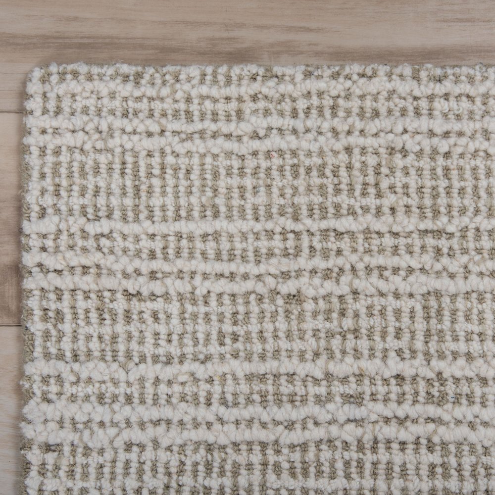 8' x 10' Hand-Tufted Rectangle Rug. Picture 2