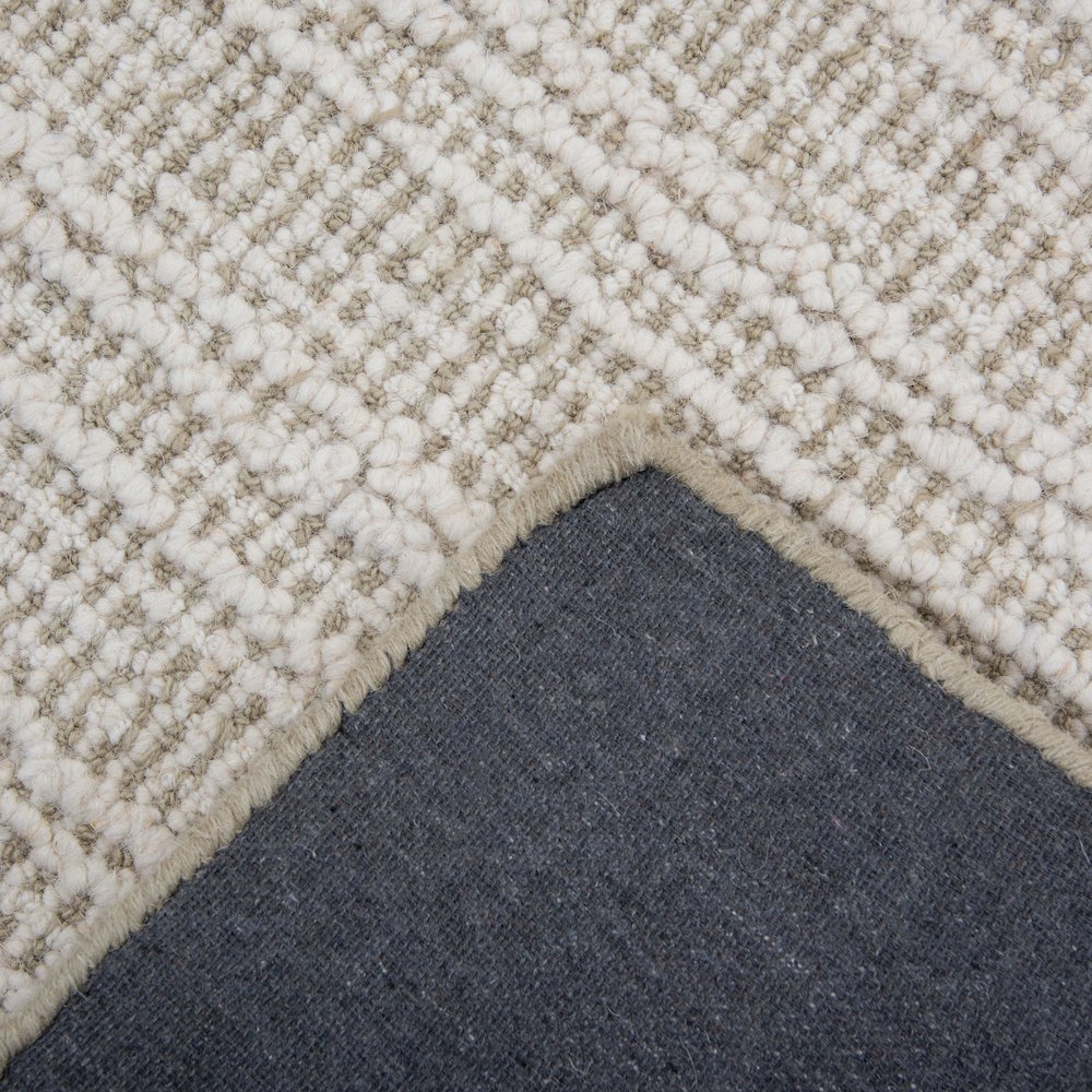 8' x 10' Hand-Tufted Rectangle Rug. Picture 5