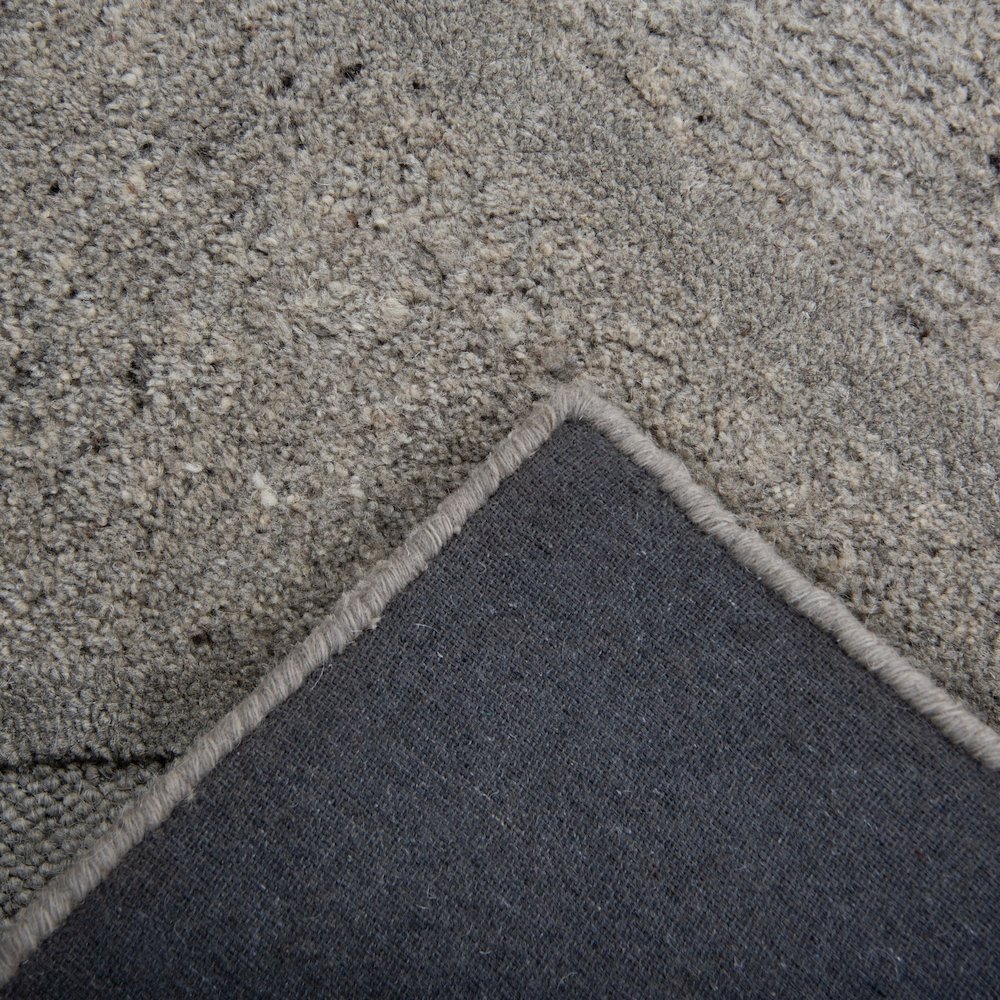 8' x 10' Hand-Tufted Rectangle Rug. Picture 6