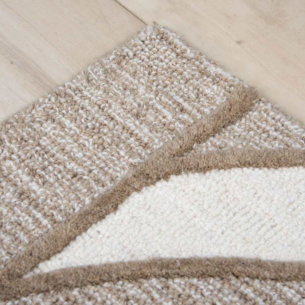 7'9" x 9'9" Cut & Loop Pile Hand Tufted Rug. Picture 7