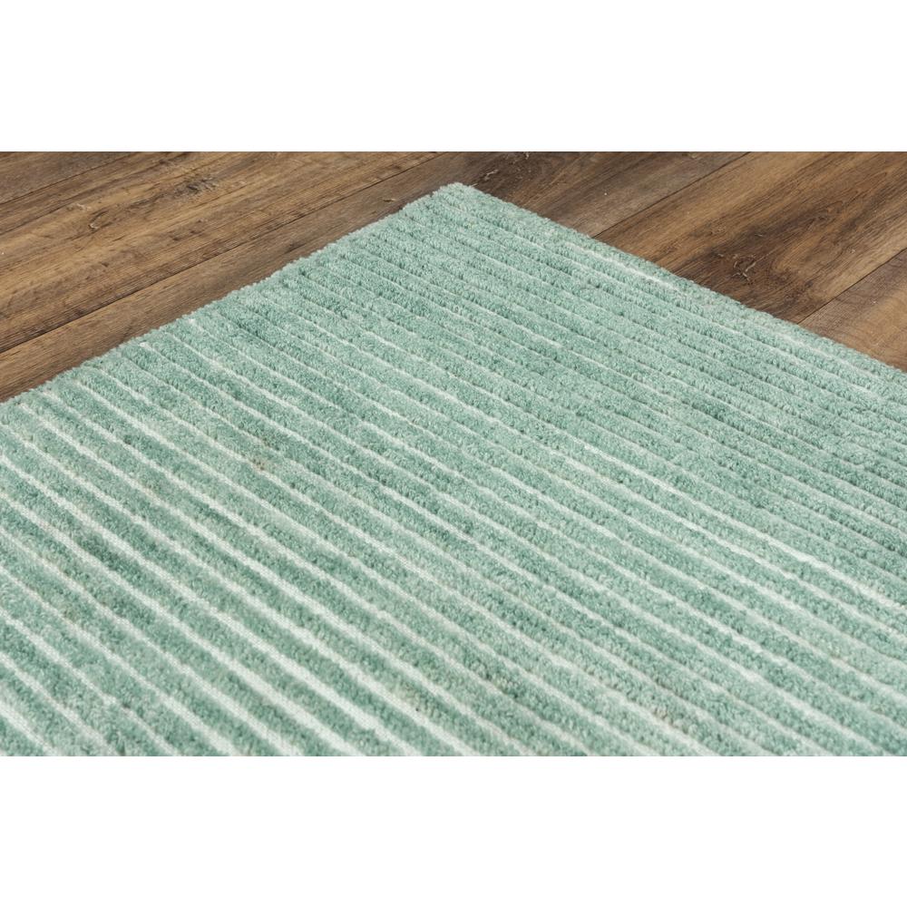 8' x 10' Hand-Tufted Rectangle Rug. Picture 3