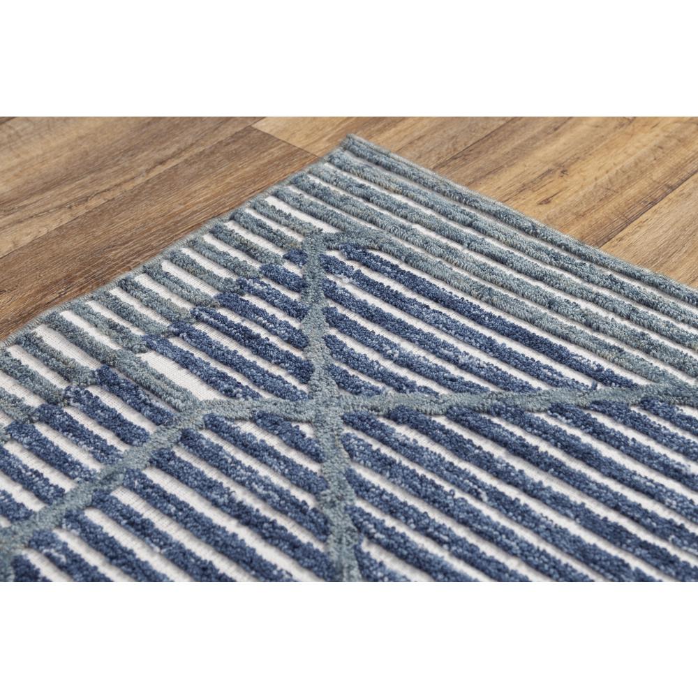 8' x 10' Hand-Tufted Rectangle Rug. Picture 3