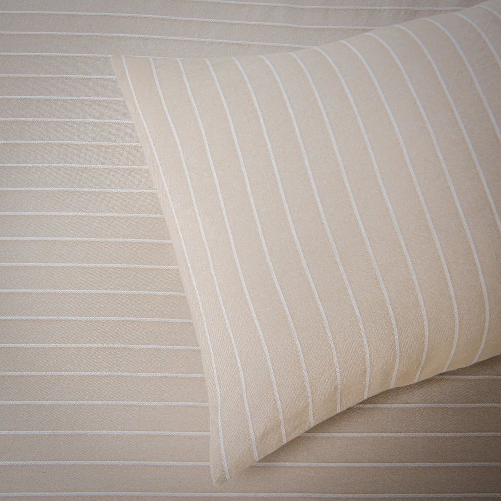 Transitional  106" x 92" Comforter. Picture 3