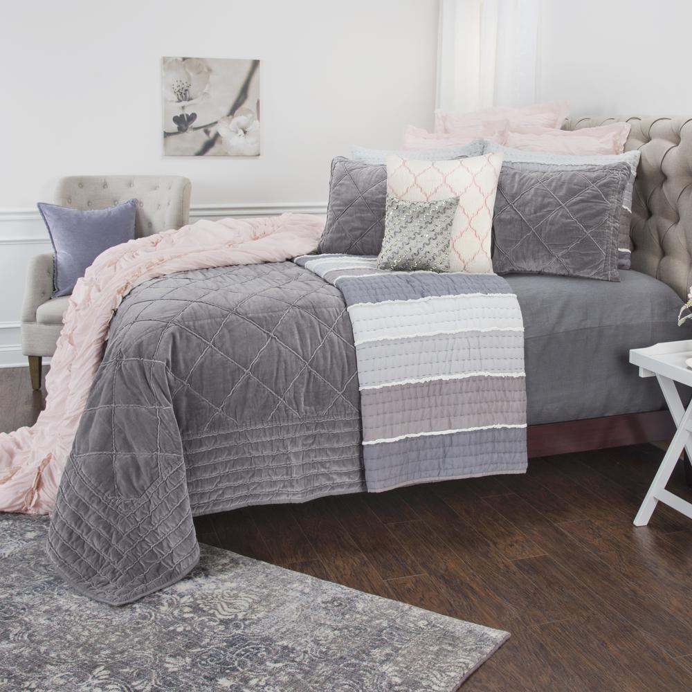 Rizzy Home 20" x 26" Standard Sham- BQ4192. Picture 6