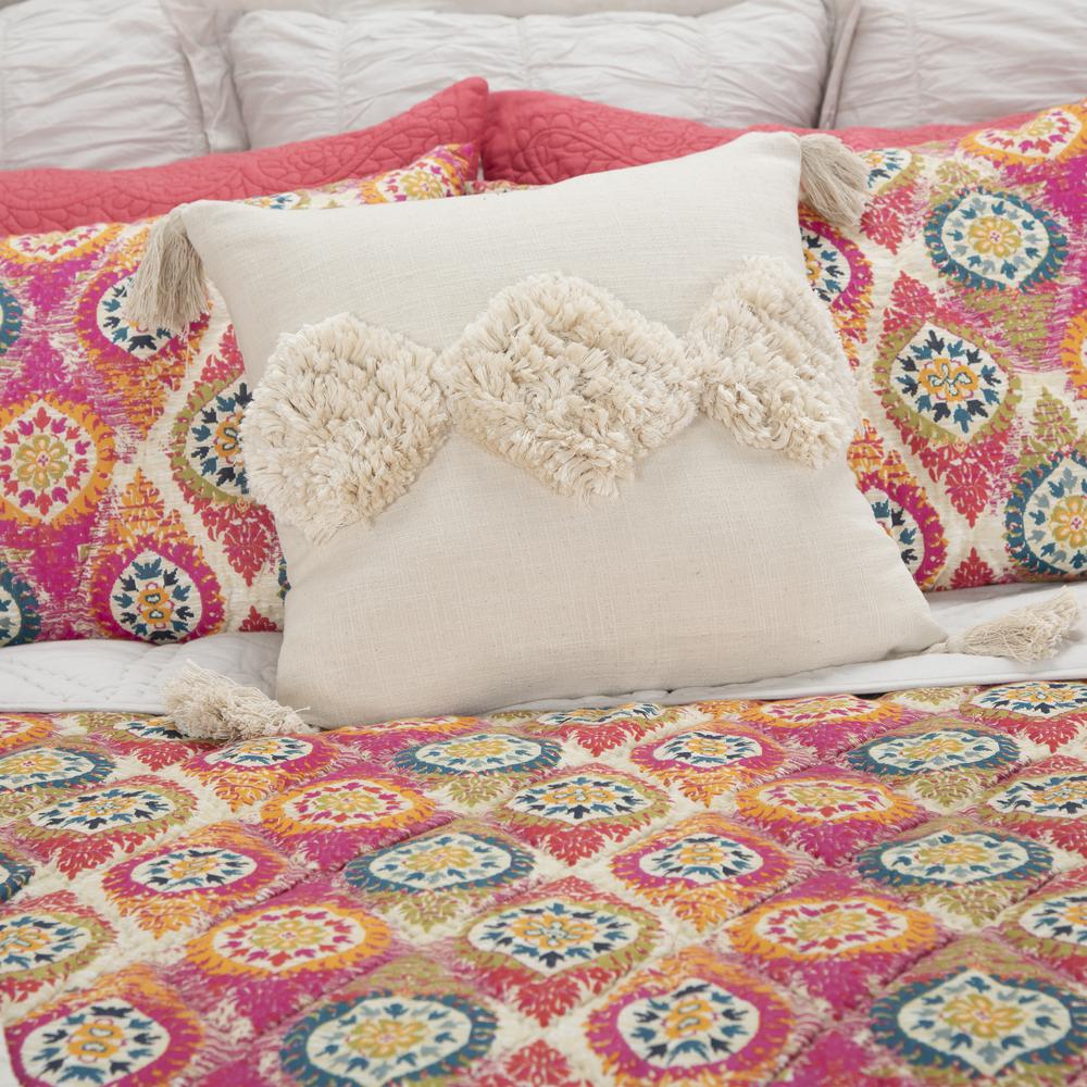 Rizzy Home 70" x 86" Quilt- BQ4505. Picture 7