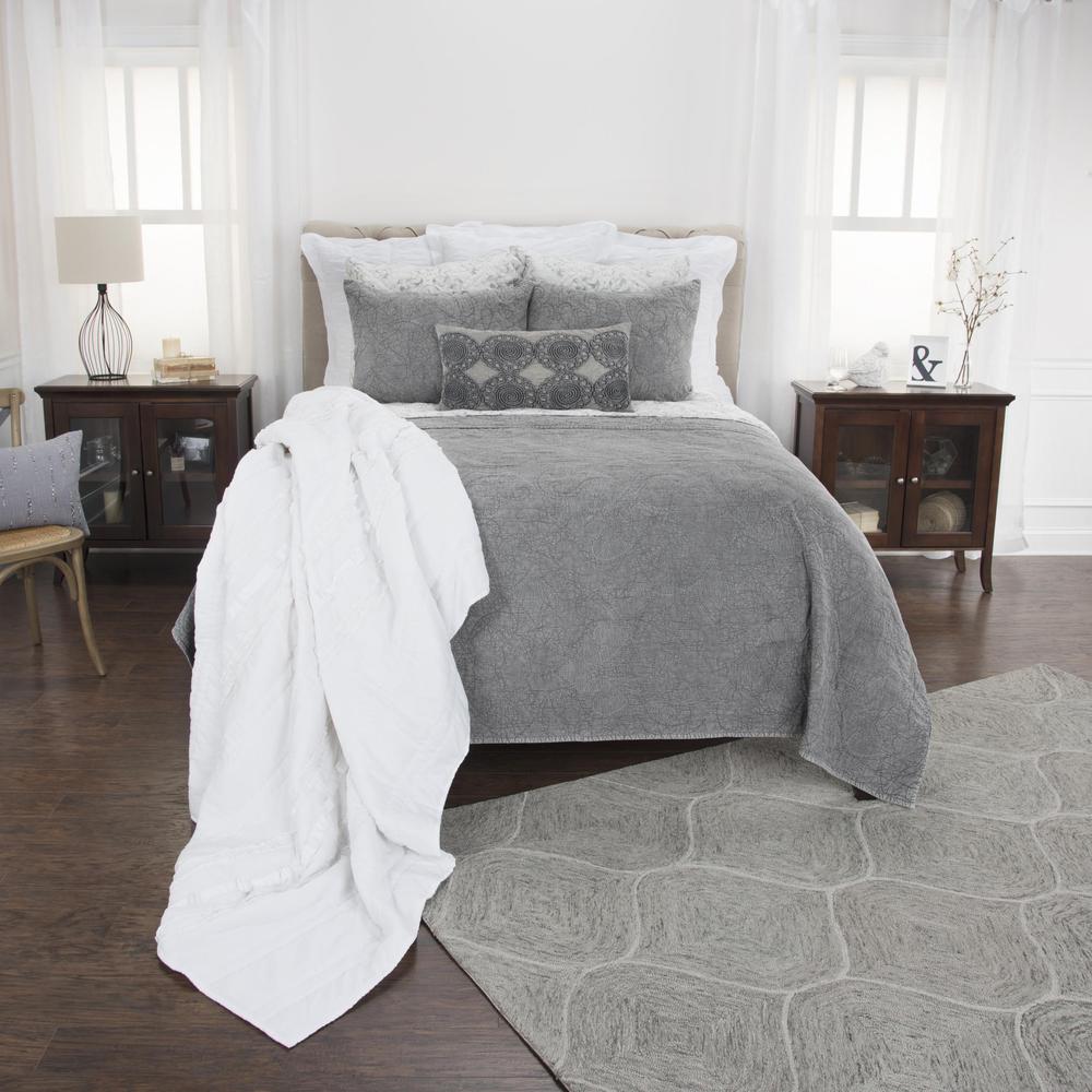 20" x 36" King Sham. Picture 5