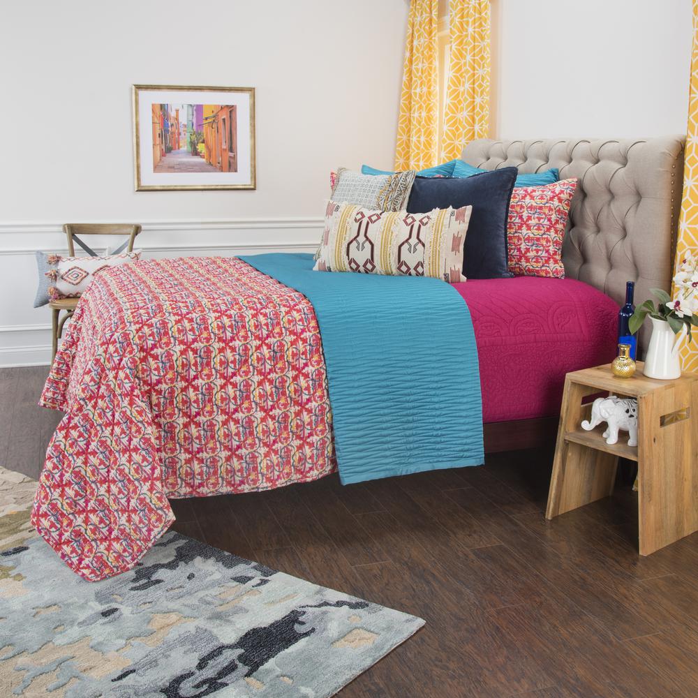Rizzy Home 70" x 86" Quilt- BQ4570. Picture 5