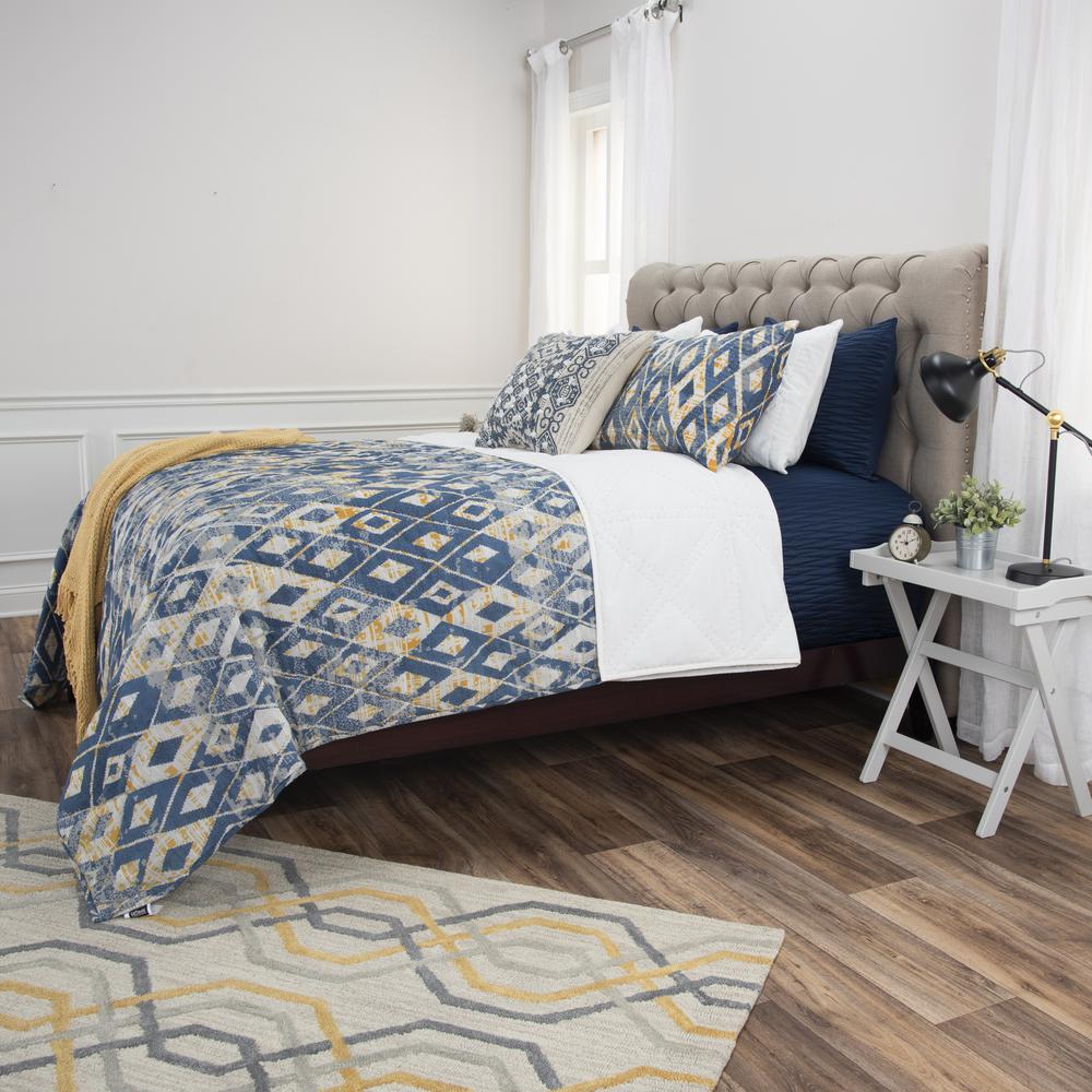 Rizzy Home 70" x 86" Quilt- BQ4590. Picture 5