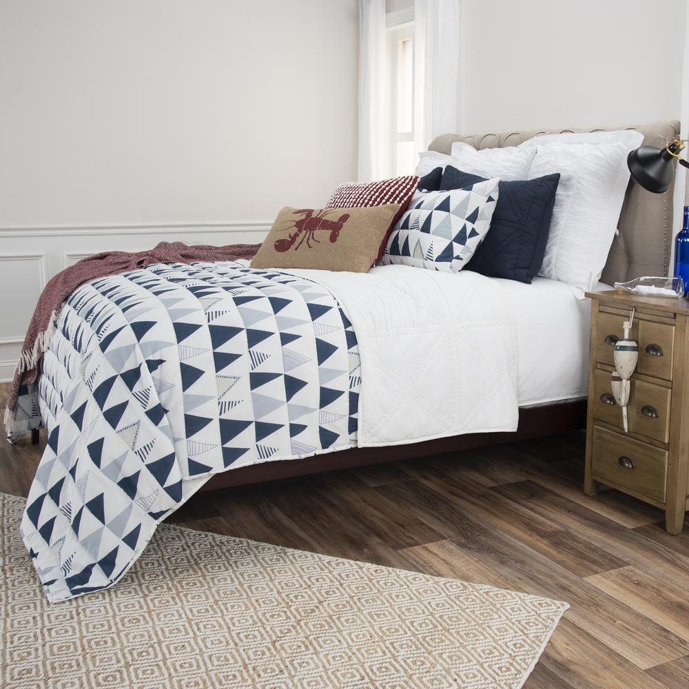 Rizzy Home 70" x 86" Quilt- BQ4593. Picture 5