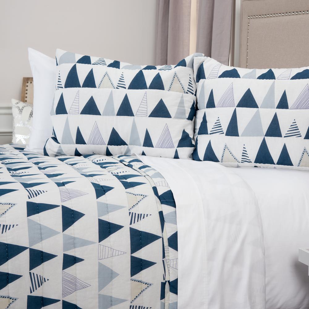 Rizzy Home 70" x 86" Quilt- BQ4593. Picture 6