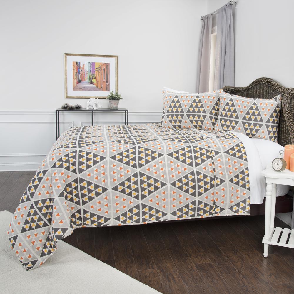 Rizzy Home 70" x 86" Quilt- BQ4621. Picture 2