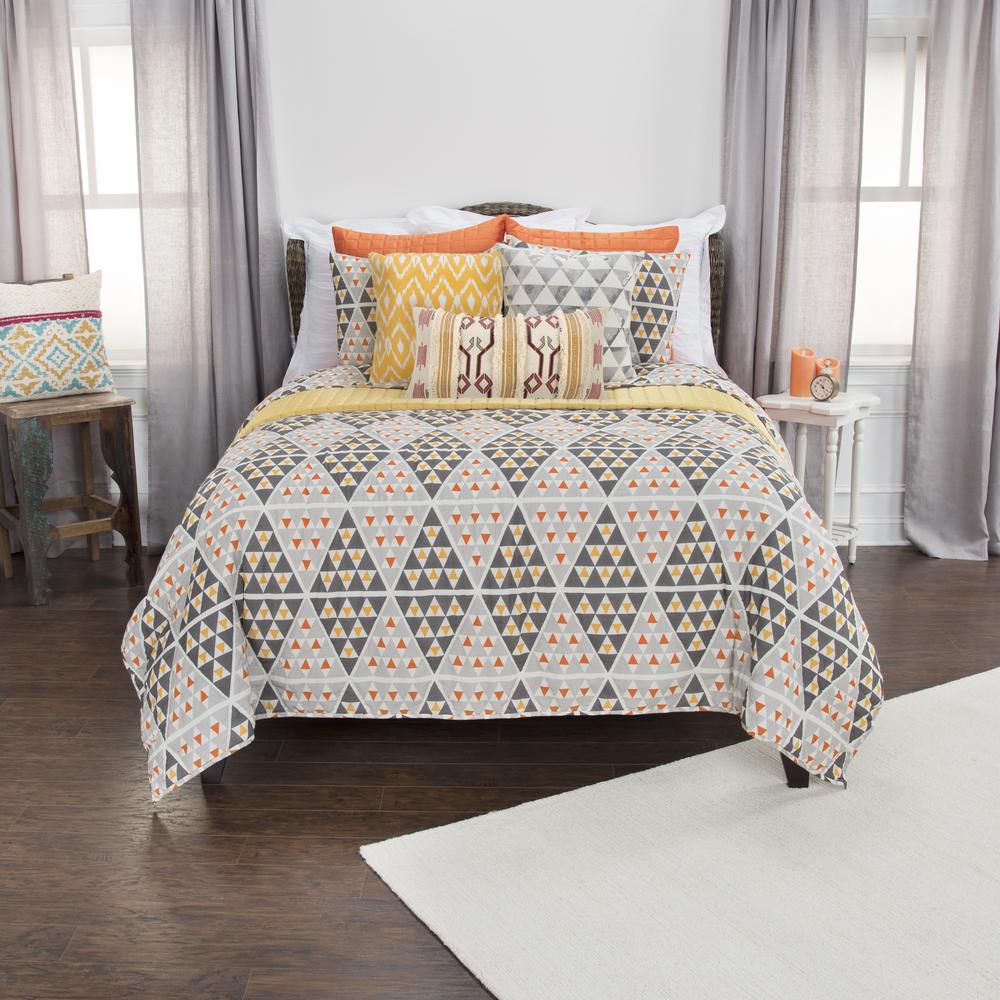 Rizzy Home 70" x 86" Quilt- BQ4621. Picture 4