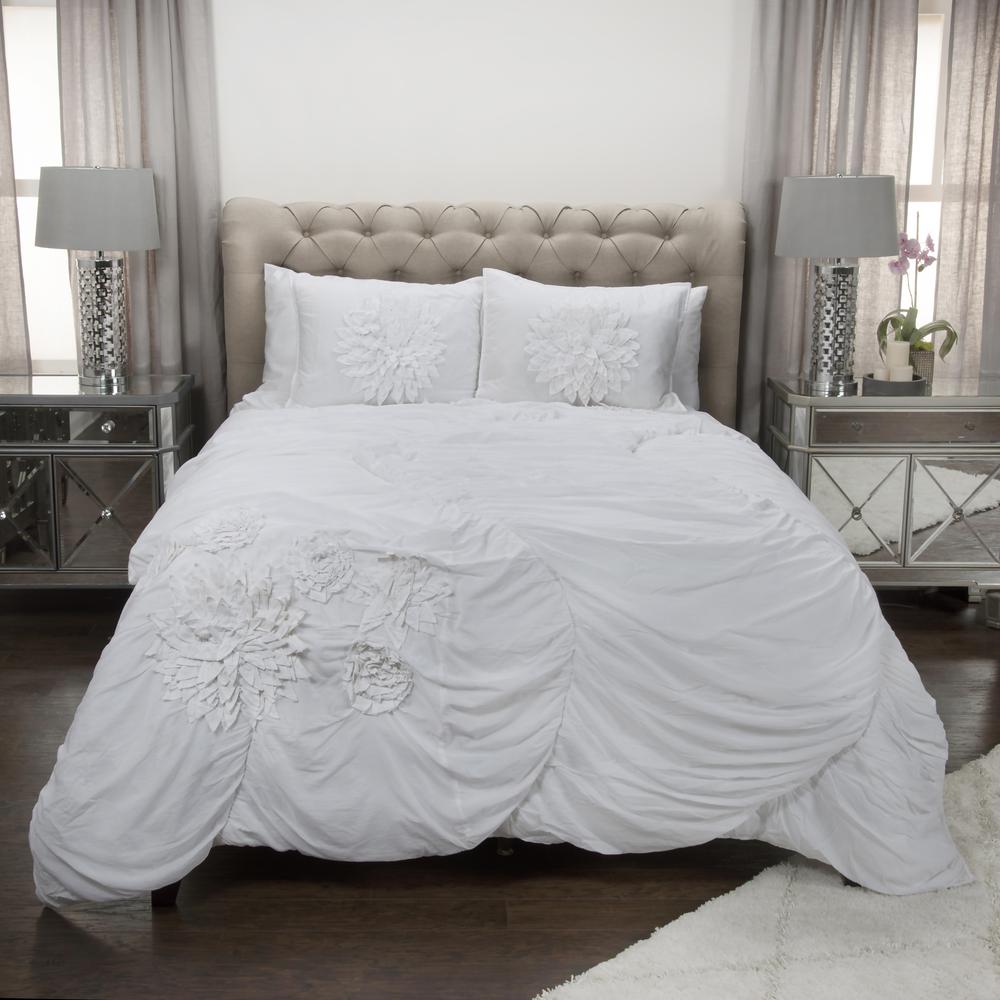 Rizzy Home 68" x 86" Quilt- BT1058. Picture 2