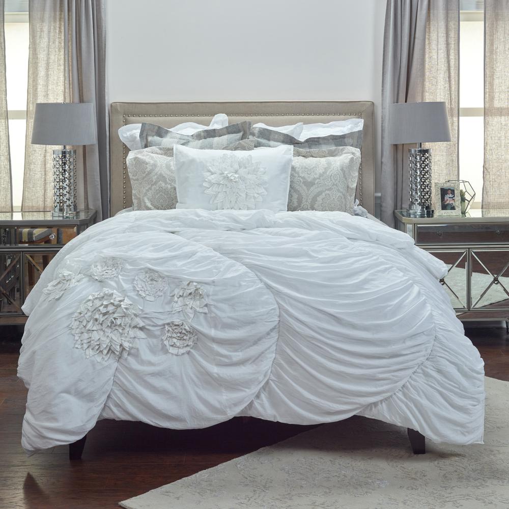 Rizzy Home 68" x 86" Quilt- BT1058. Picture 5