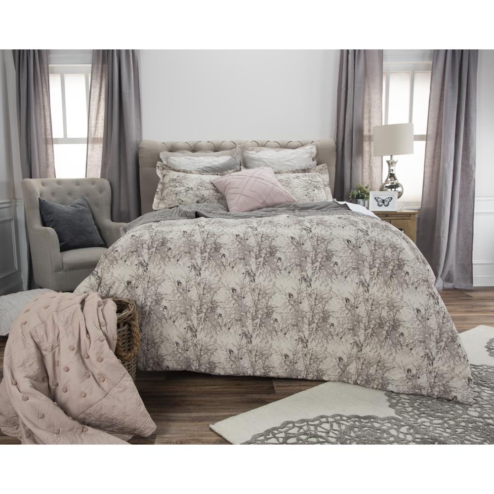 Rizzy Home 70" x 86" Comforter - BT3008. Picture 8