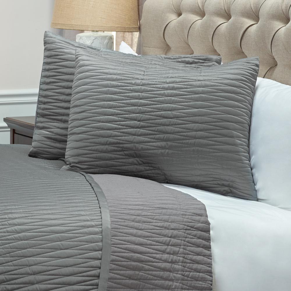 Rizzy Home 90" x 92" Quilt- BT3038. Picture 7