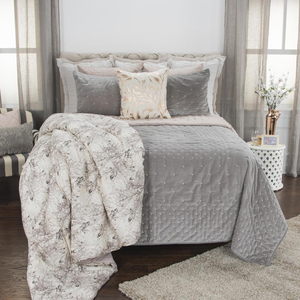 20" x 36" King Sham. Picture 5