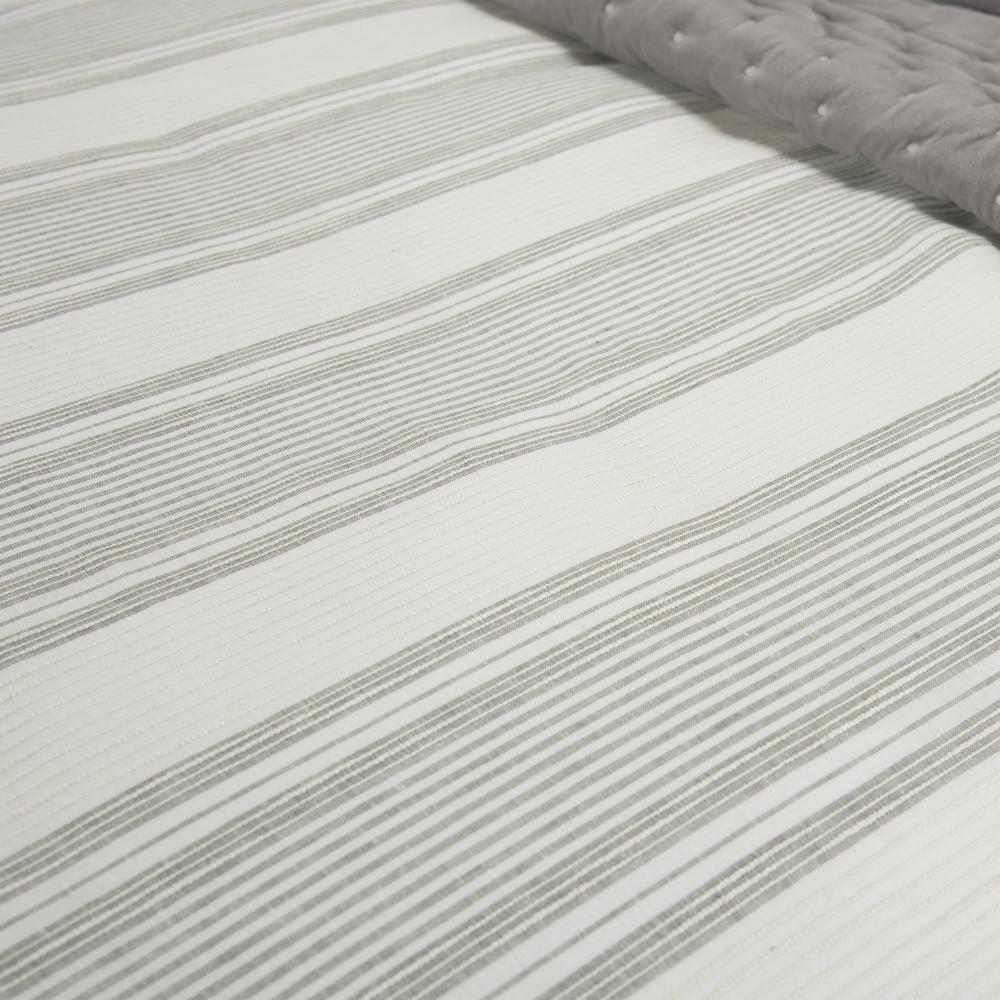 Rizzy Home 20" x 26" Standard Sham- BT4010. Picture 8