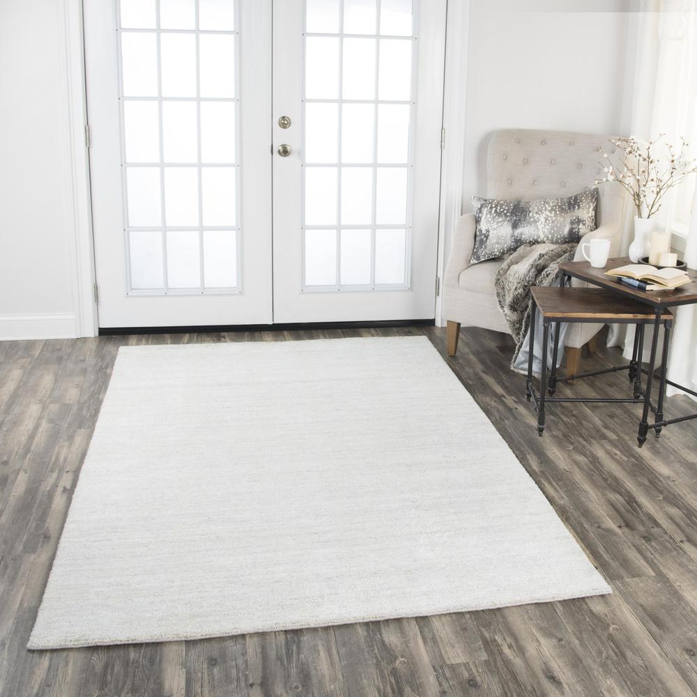 8' x 10' Hand-Loomed Rectangle Rug. Picture 2
