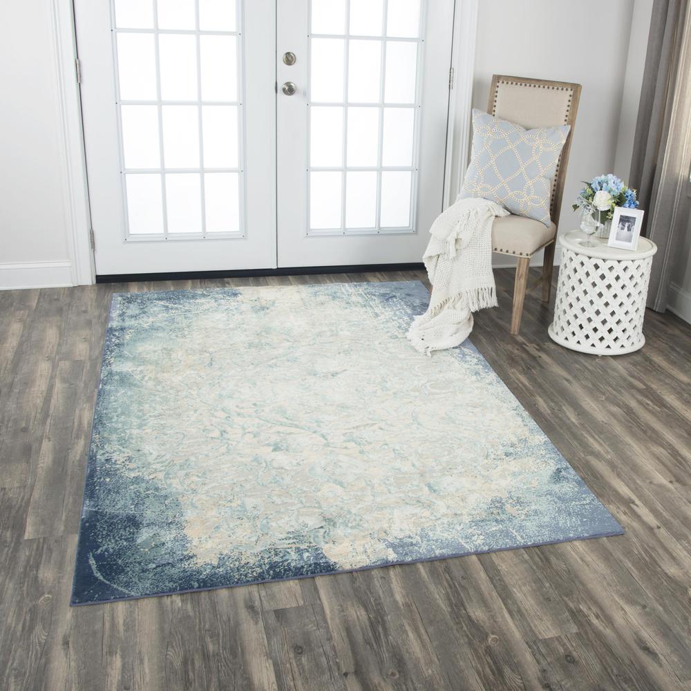 4' x 6' Machine-Made Rectangle Rug. Picture 2