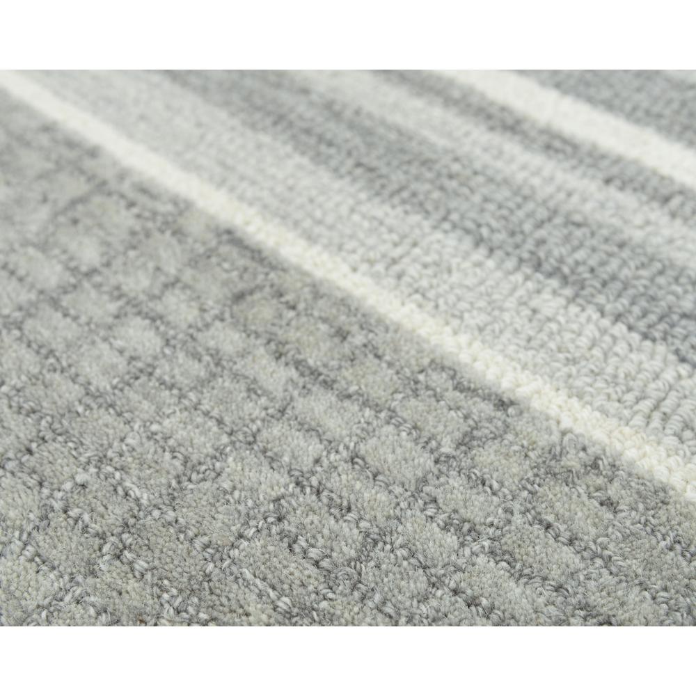 8' x 10' Hand-Tufted Rectangle Rug. Picture 3
