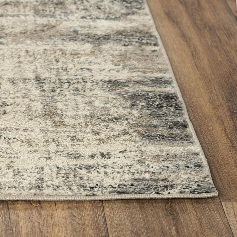 5' x 7" Machine-Made Rectangle Rug. Picture 3