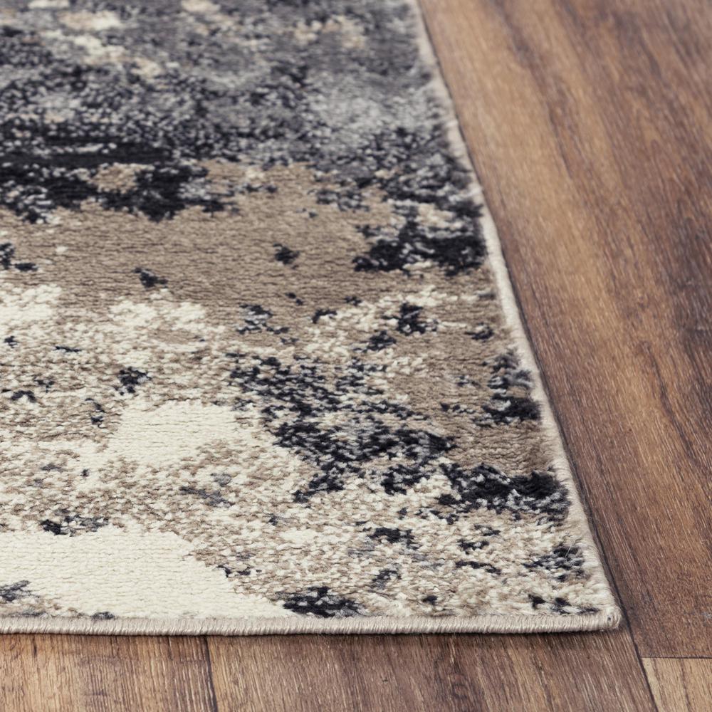 5' x 7" Machine-Made Rectangle Rug. Picture 3
