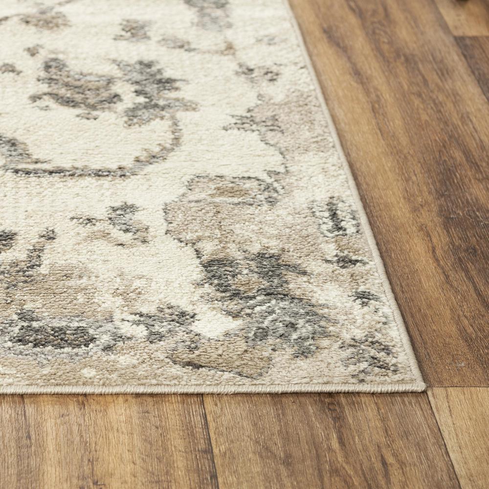 5' x 7" Machine-Made Rectangle Rug. Picture 3