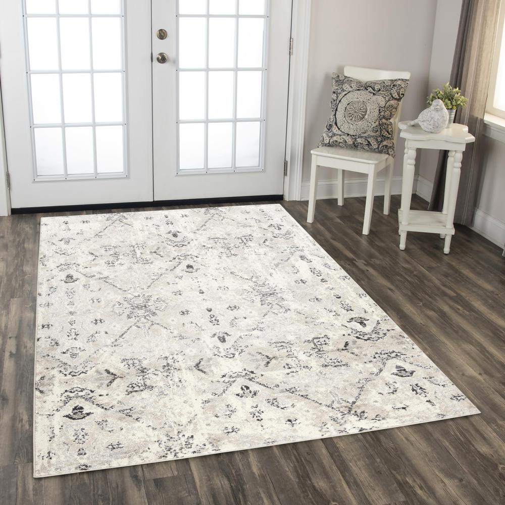 5' x 7" Machine-Made Rectangle Rug. Picture 2