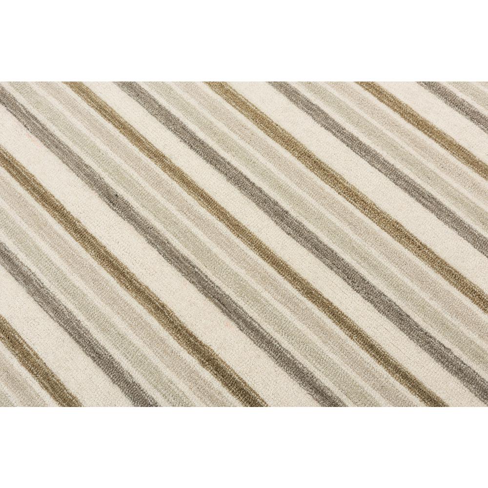 8' x 10' Hand-Tufted Rectangle Rug. Picture 3