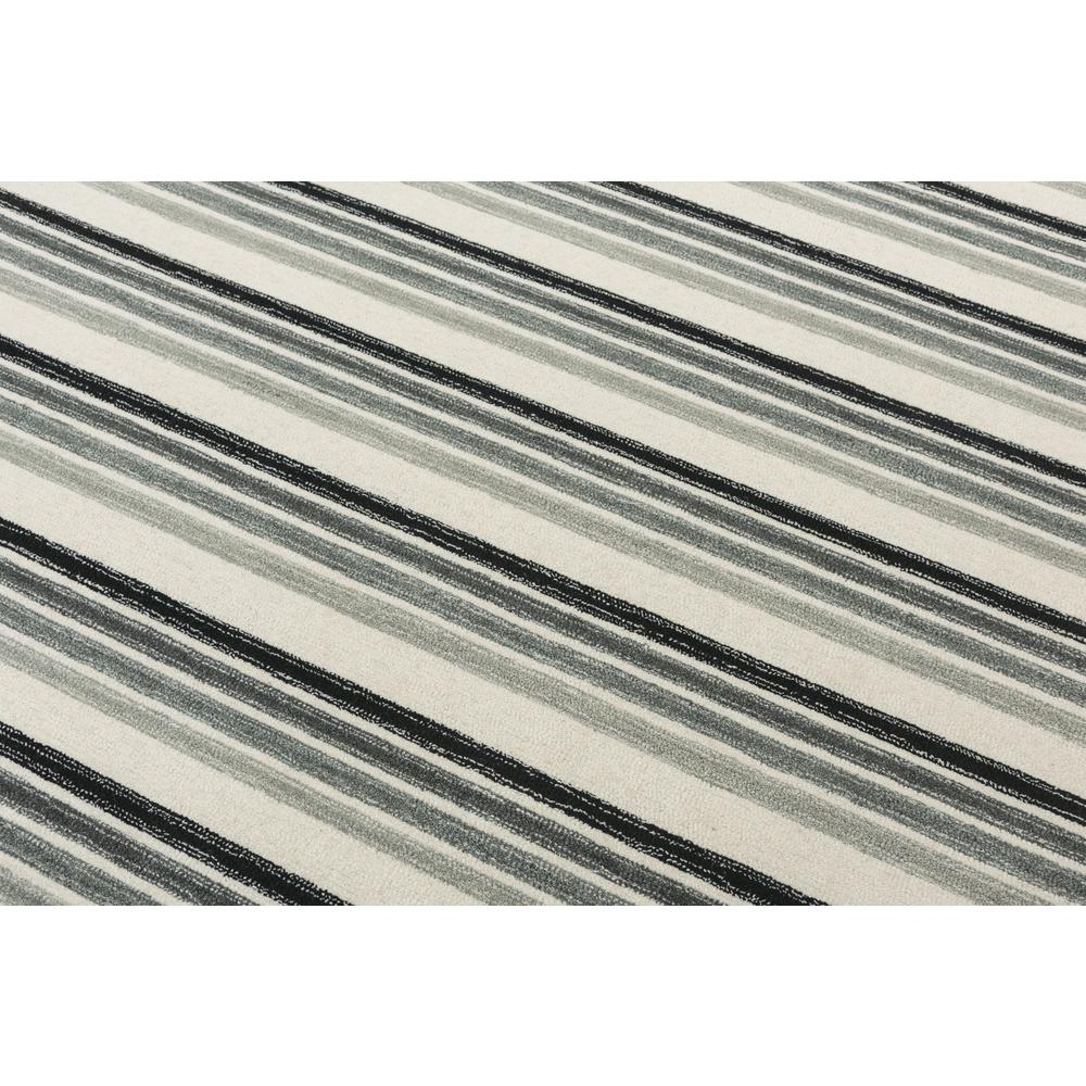 8' x 10' Hand-Tufted Rectangle Rug. Picture 3