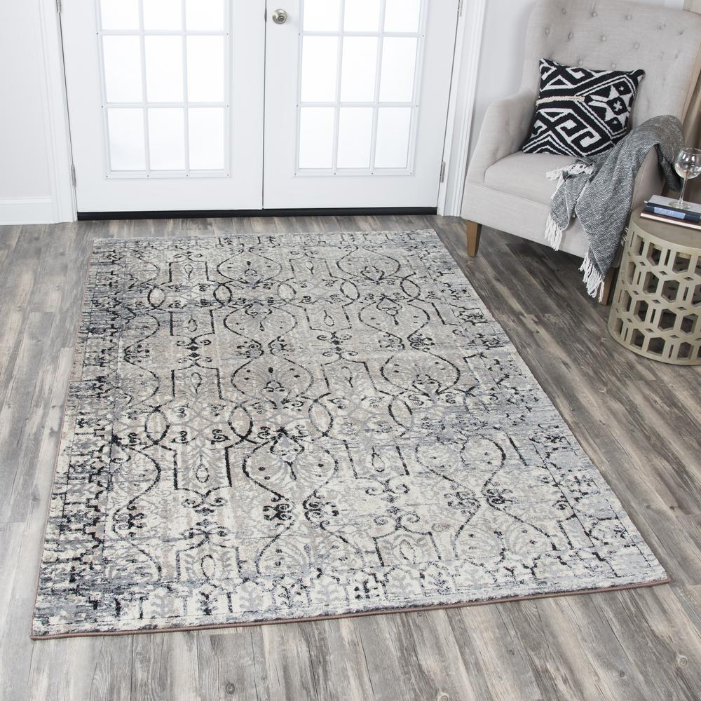 8' x 10' Machine-Made Rectangle Rug. Picture 6