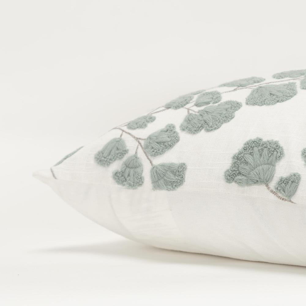 20"X20" 1 down filled pillow. Picture 5