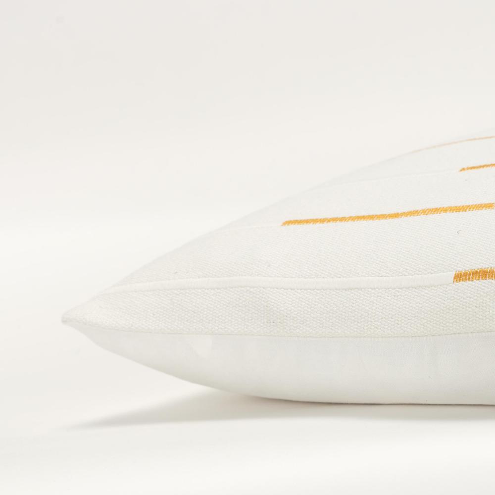 20"X20" 1 down filled pillow. Picture 5