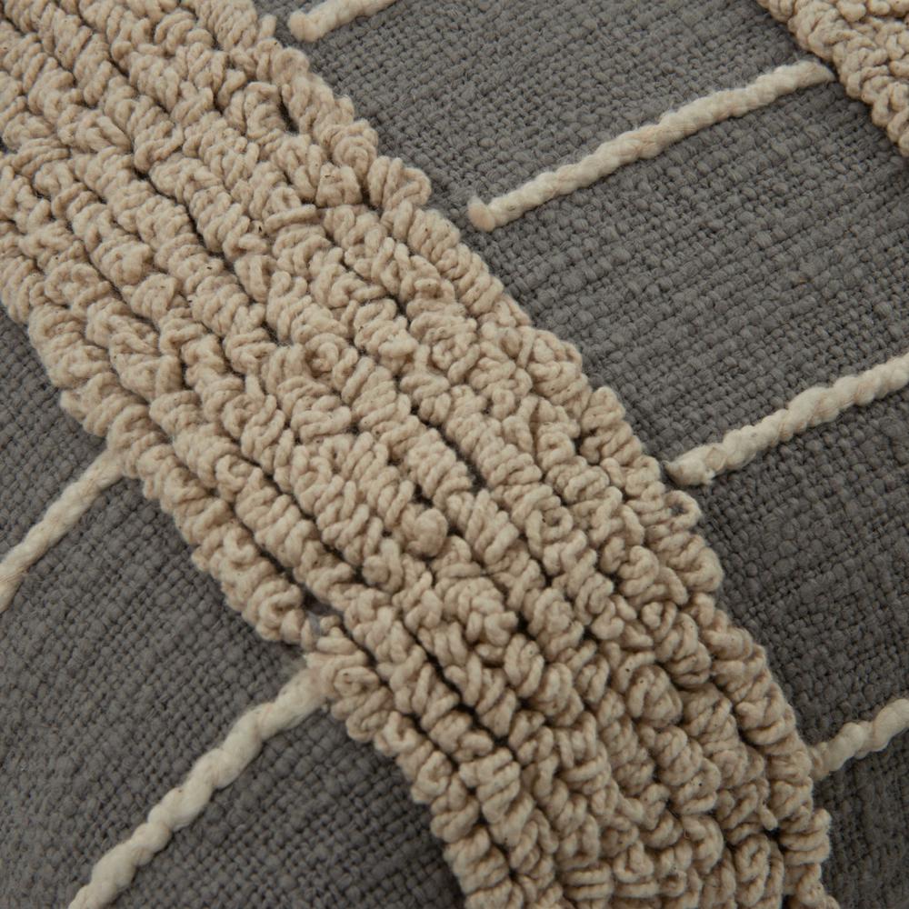14"x26" indoor pillow. Picture 3