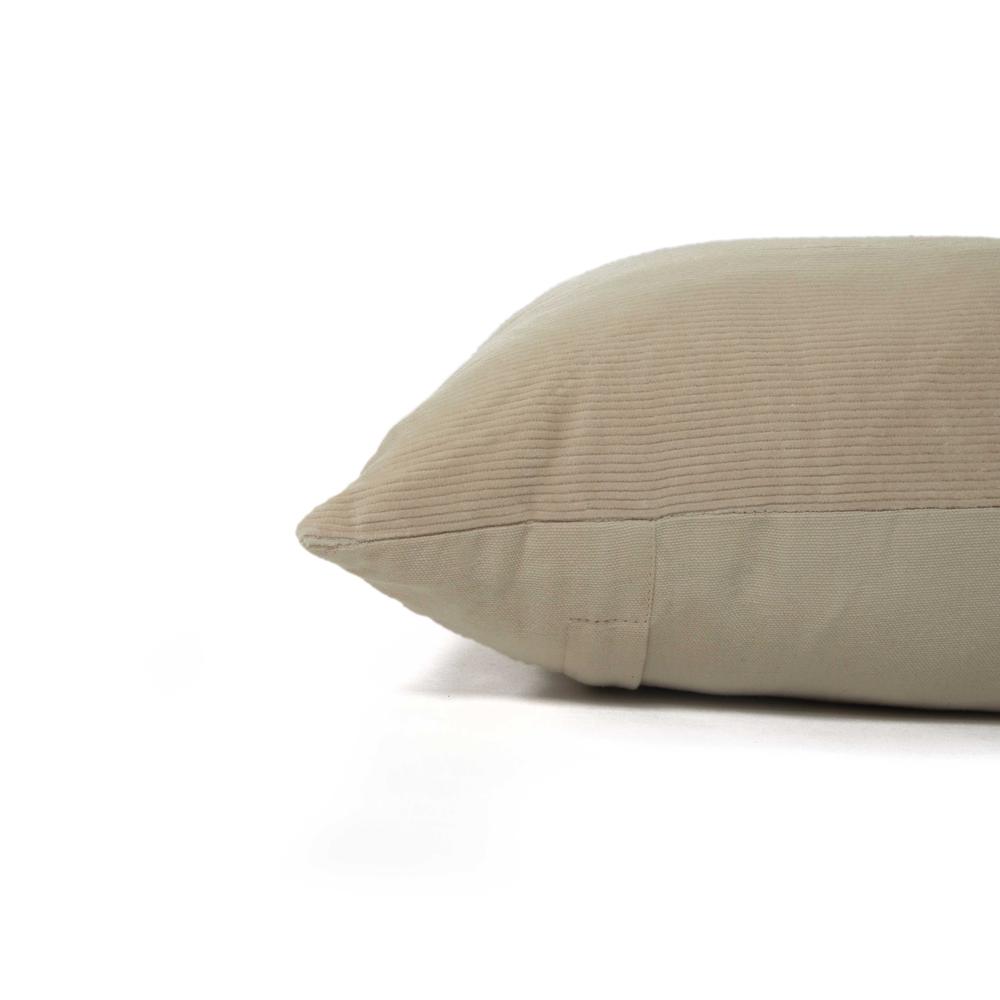 14"x26" indoor pillow. Picture 4