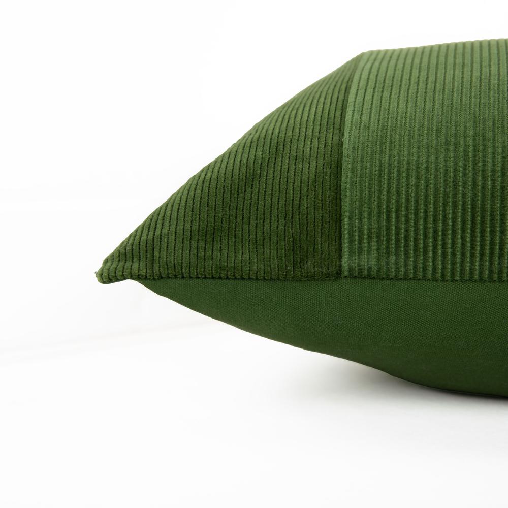 14"x26" indoor pillow. Picture 3